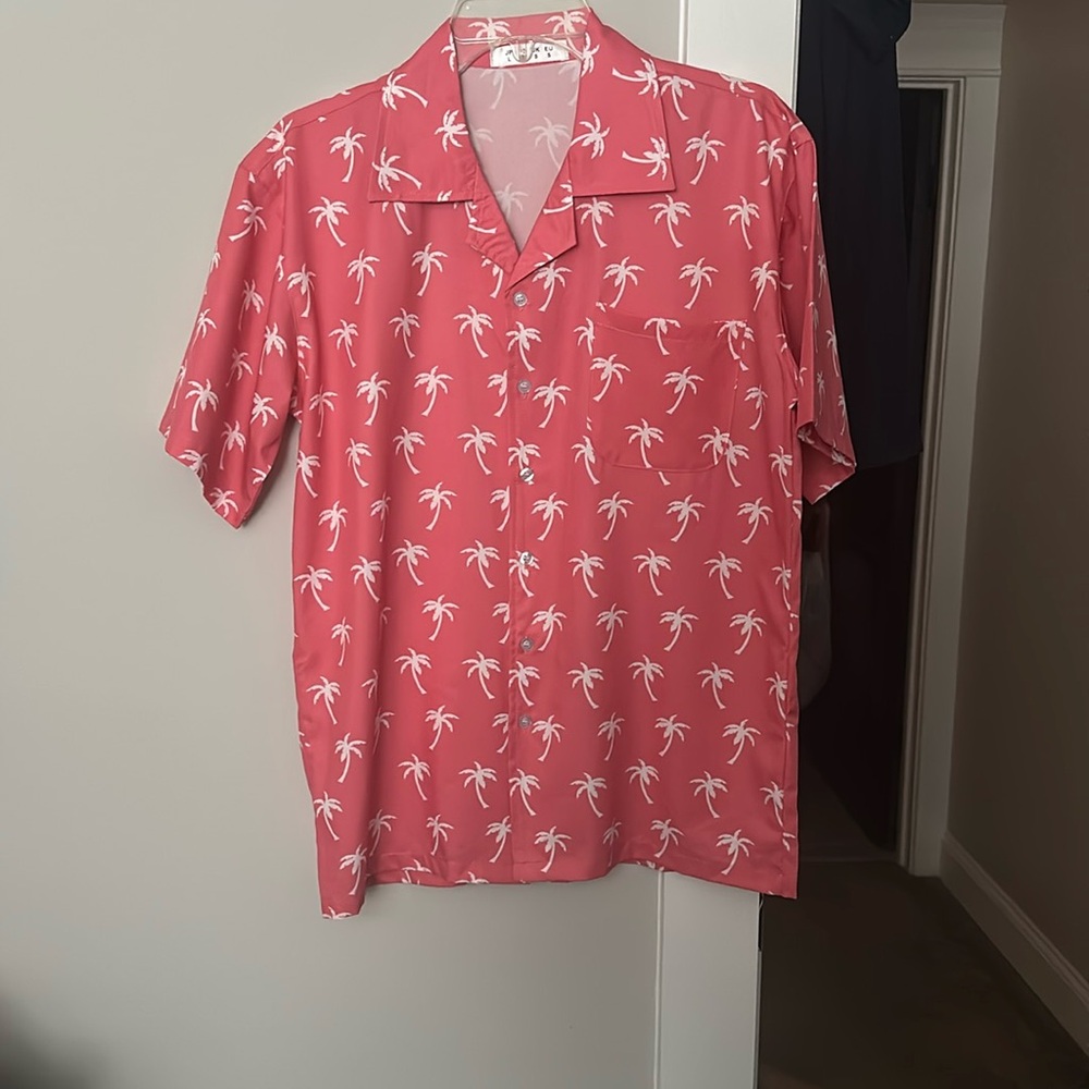 Men’s Small Button Up shirt Peach/Pink with Palm Trees